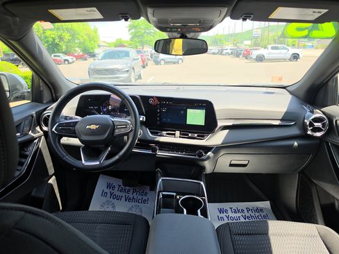 Used 2025 Chevrolet Equinox LT AWD/4WD image 15
