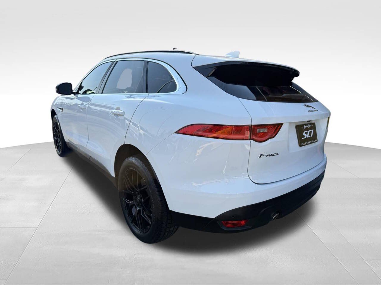 Used 2019 Jaguar F-PACE Premium AWD/4WD image 7
