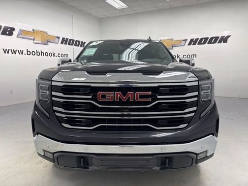 Used 2022 GMC Sierra 1500 SLT w/ SLT Premium Plus Package AWD/4WD image 2
