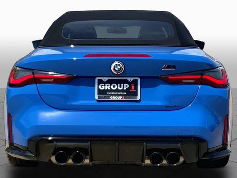 Used 2022 BMW M4 xDrive Competition w/ M Carbon Exterior Package AWD/4WD image 4