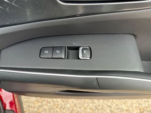 Used 2023 Kia Sorento LX image 33