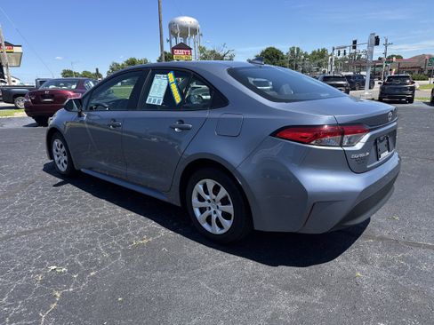 Used 2024 Toyota Corolla LE FWD image 8