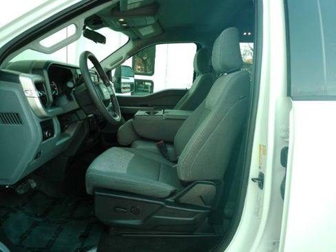 Used 2025 Ford F250 XLT image 11