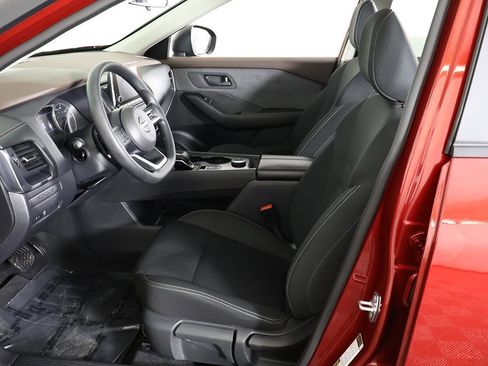 Used 2023 Nissan Rogue S image 25