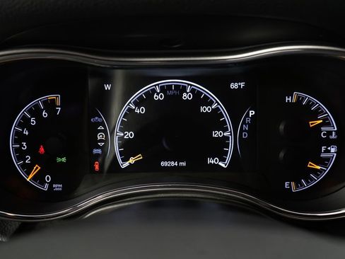 Used 2021 Jeep Grand Cherokee Laredo X AWD/4WD image 25