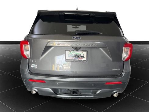 Used 2023 Ford Explorer XLT w/ Equipment Group 202A AWD/4WD image 4
