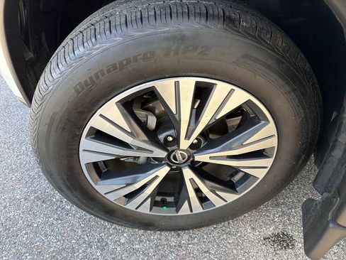 Used 2021 Nissan Rogue SV FWD image 38