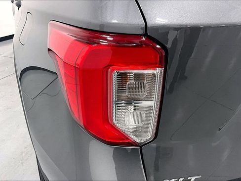 Used 2022 Ford Explorer XLT RWD image 32