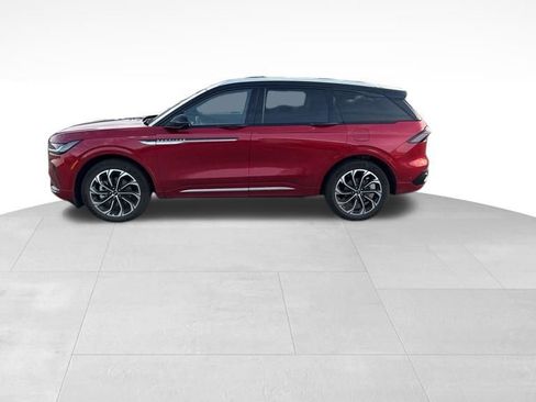 Used 2024 Lincoln Nautilus Reserve w/ Equipment Group 202A image 6