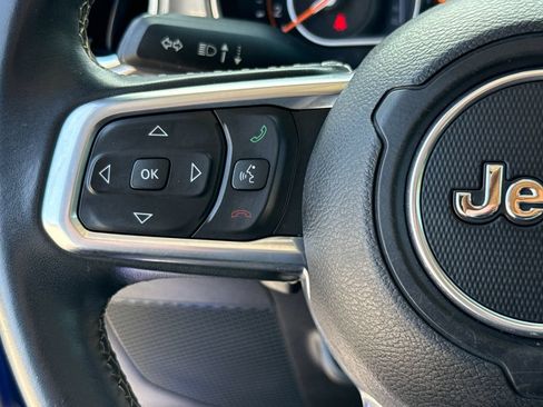 Used 2019 Jeep Wrangler Unlimited Sahara AWD/4WD image 15
