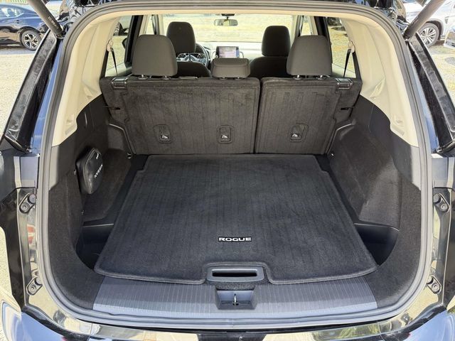 Used 2024 Nissan Rogue SV FWD image 14