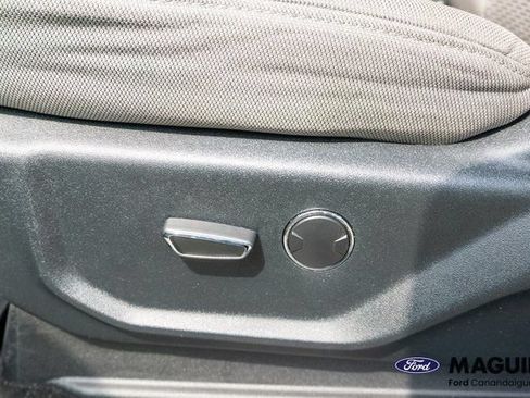 Used 2017 Ford F250 XLT w/ XLT Premium Package AWD/4WD image 18