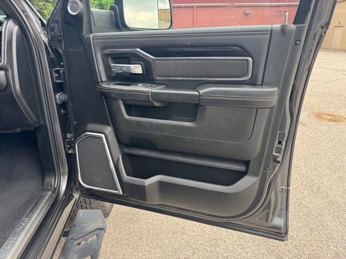 Used 2022 RAM 3500 Laramie AWD/4WD image 16