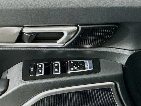 Used 2025 Kia Telluride S FWD image 18