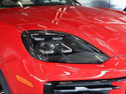 New 2026 Porsche Cayenne image 22