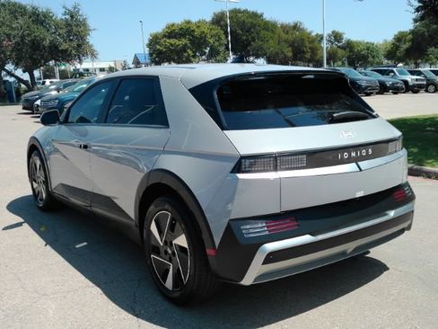 Used 2025 Hyundai Ioniq 5 SE RWD image 11