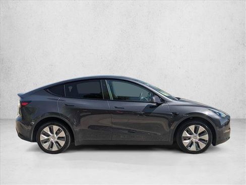 Used 2024 Tesla Model Y Long Range AWD/4WD image 4