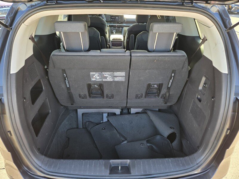 Certified 2023 Kia Carnival LX FWD image 14