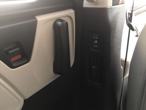 Used 2025 Honda Odyssey EX-L image 32