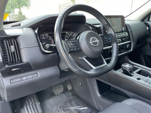 Used 2022 Nissan Pathfinder SV AWD/4WD image 10