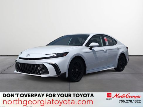 New 2026 Toyota Camry SE FWD image 1