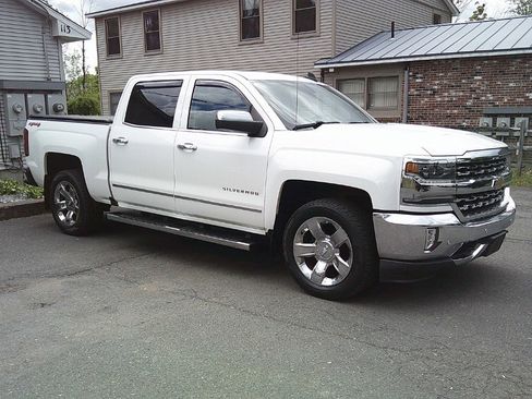 Used 2017 Chevrolet Silverado 1500 LTZ w/ Sport Package AWD/4WD image 8