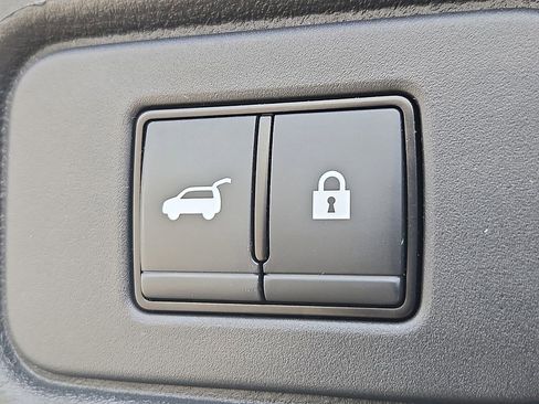 Used 2023 Nissan Pathfinder Platinum AWD/4WD image 33