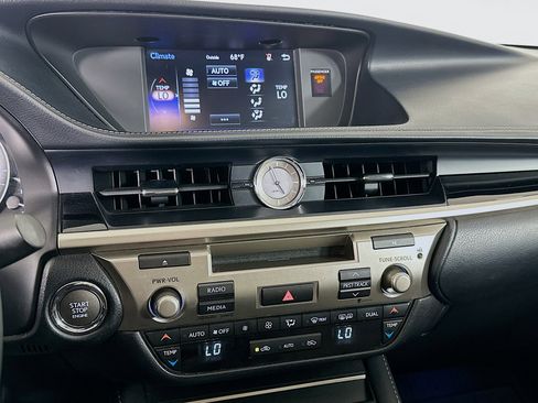 Used 2016 Lexus ES 350 w/ Accessory Package FWD image 23