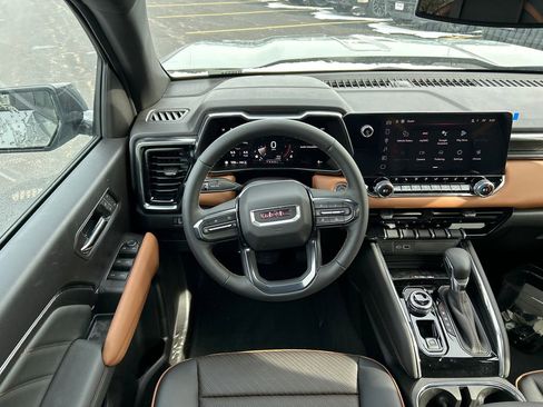New 2026 GMC Canyon AT4 w/ AT4 Premium Package image 30