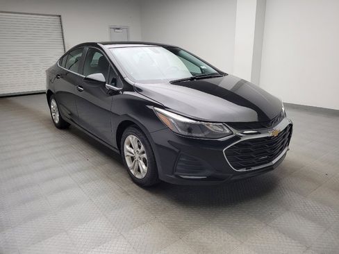 Used 2019 Chevrolet Cruze LT w/ LT Fleet Convenience Package FWD image 13
