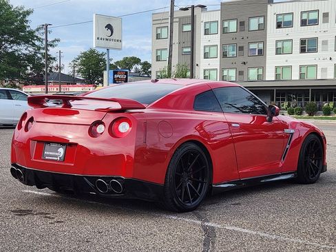 Used 2012 Nissan GT-R Premium AWD/4WD image 12