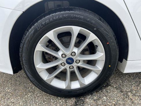 Used 2020 Ford Fusion SE image 16