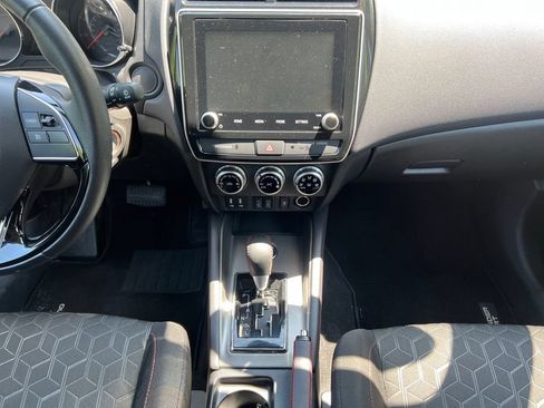 Used 2025 Mitsubishi Outlander Sport ES AWD/4WD image 15
