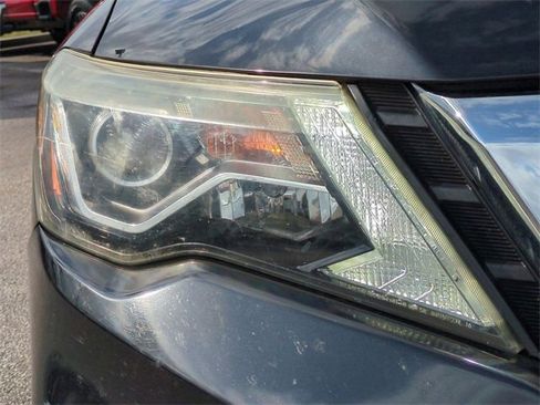 Used 2018 Nissan Pathfinder S image 10