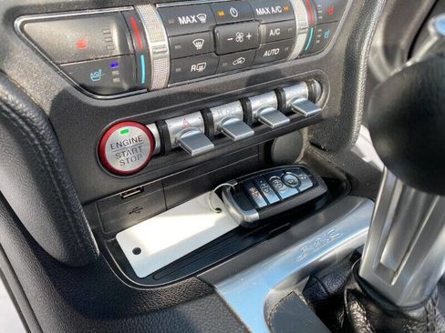 Used 2019 Ford Mustang Premium image 17