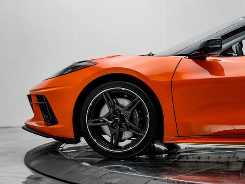 Used 2021 Chevrolet Corvette Stingray Premium Conv w/ Z51 Performance Package image 8