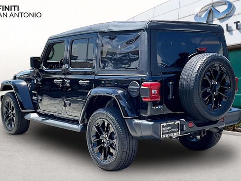 Used 2021 Jeep Wrangler Unlimited Sahara w/ Cold Weather Group AWD/4WD image 14