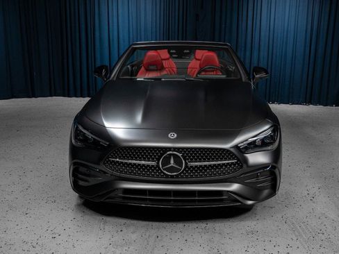 Used 2025 Mercedes-Benz CLE 450 4MATIC Cabriolet image 3