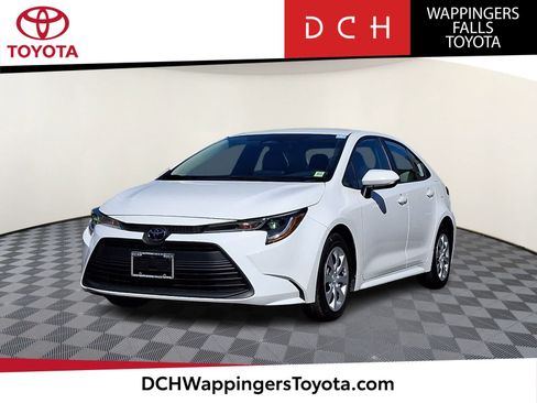 Used 2024 Toyota Corolla LE FWD image 1