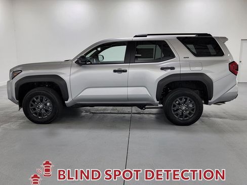 New 2026 Toyota 4Runner SR5 AWD/4WD image 4