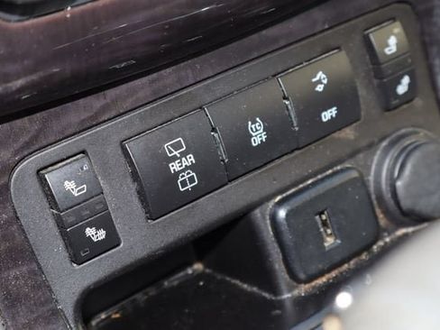 Used 2015 Buick Enclave Leather FWD image 26