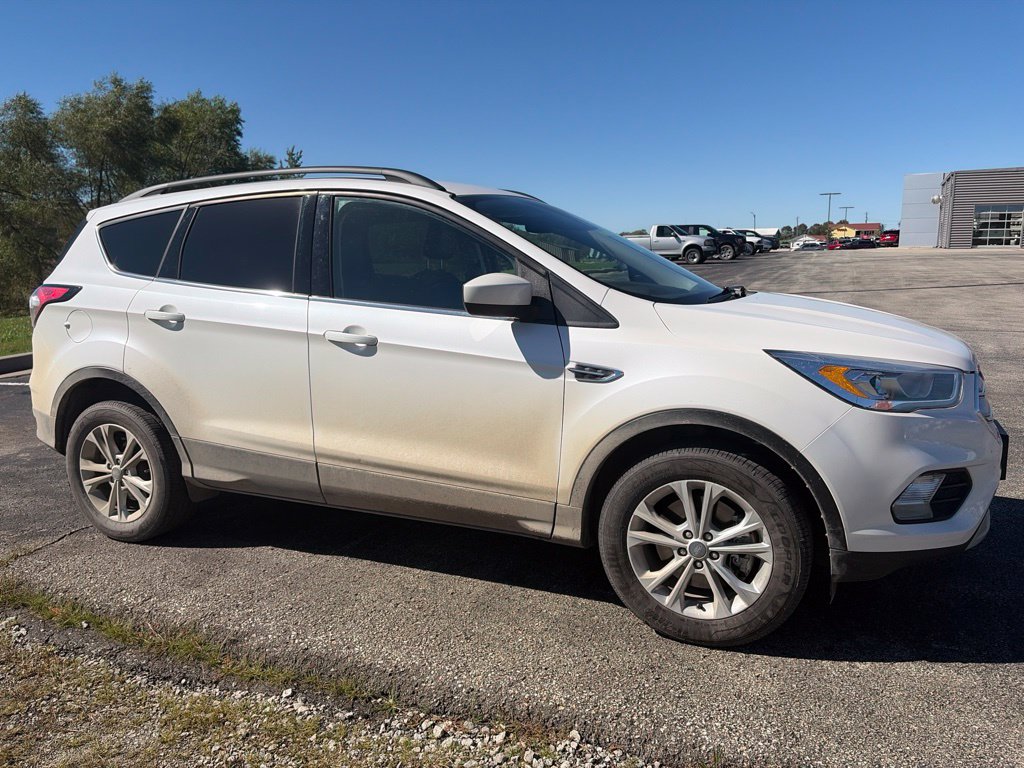 Used 2018 Ford Escape SEL w/ Ford Safe & Smart Package AWD/4WD image 3