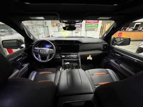 Used 2024 GMC Sierra 1500 AT4 w/ Technology Package image 17