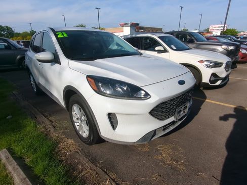 Used 2021 Ford Escape SE AWD/4WD image 2