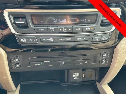 Used 2018 Honda Pilot Elite image 16