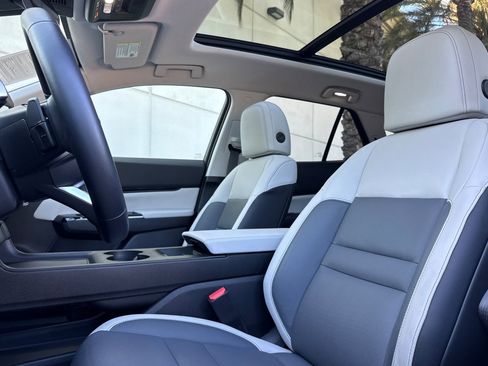 Used 2025 Honda Prologue Touring image 5