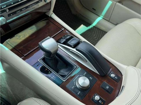 Used 2016 Lexus LS 460 w/ Comfort Package RWD image 35