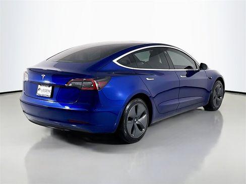 Used 2019 Tesla Model 3 Standard Range image 5