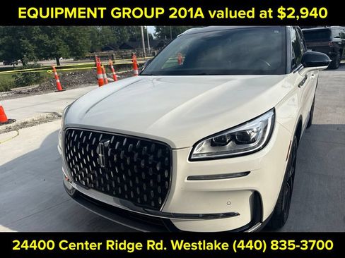 Used 2023 Lincoln Corsair Reserve w/ Equipment Group 201A AWD/4WD image 3