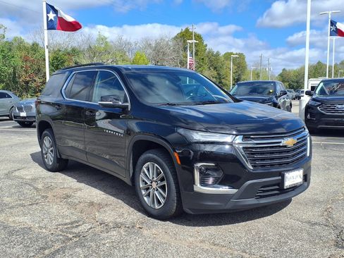 Used 2023 Chevrolet Traverse LT image 20